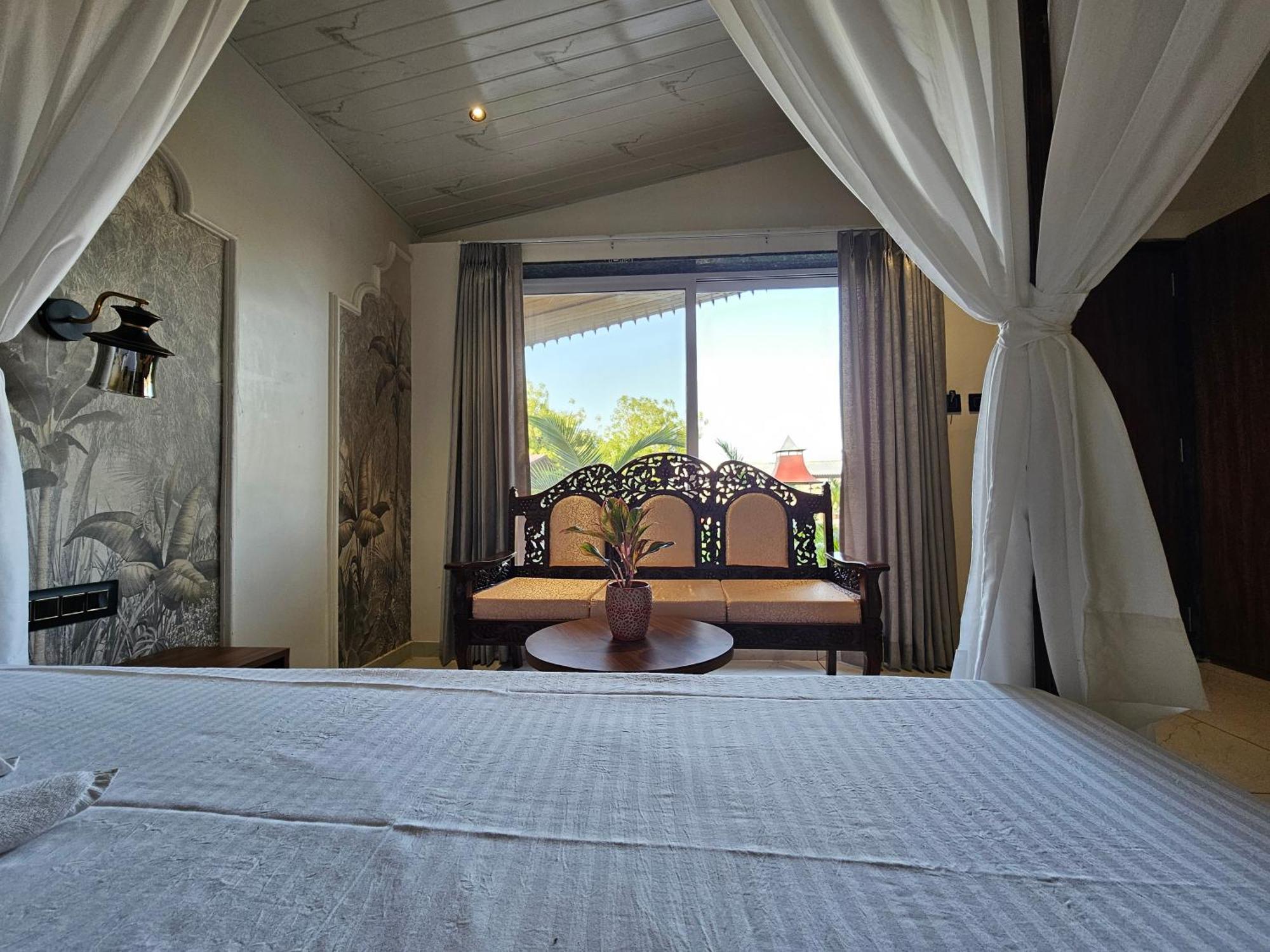 Riverview Tent Resort Kevadia Bilik gambar