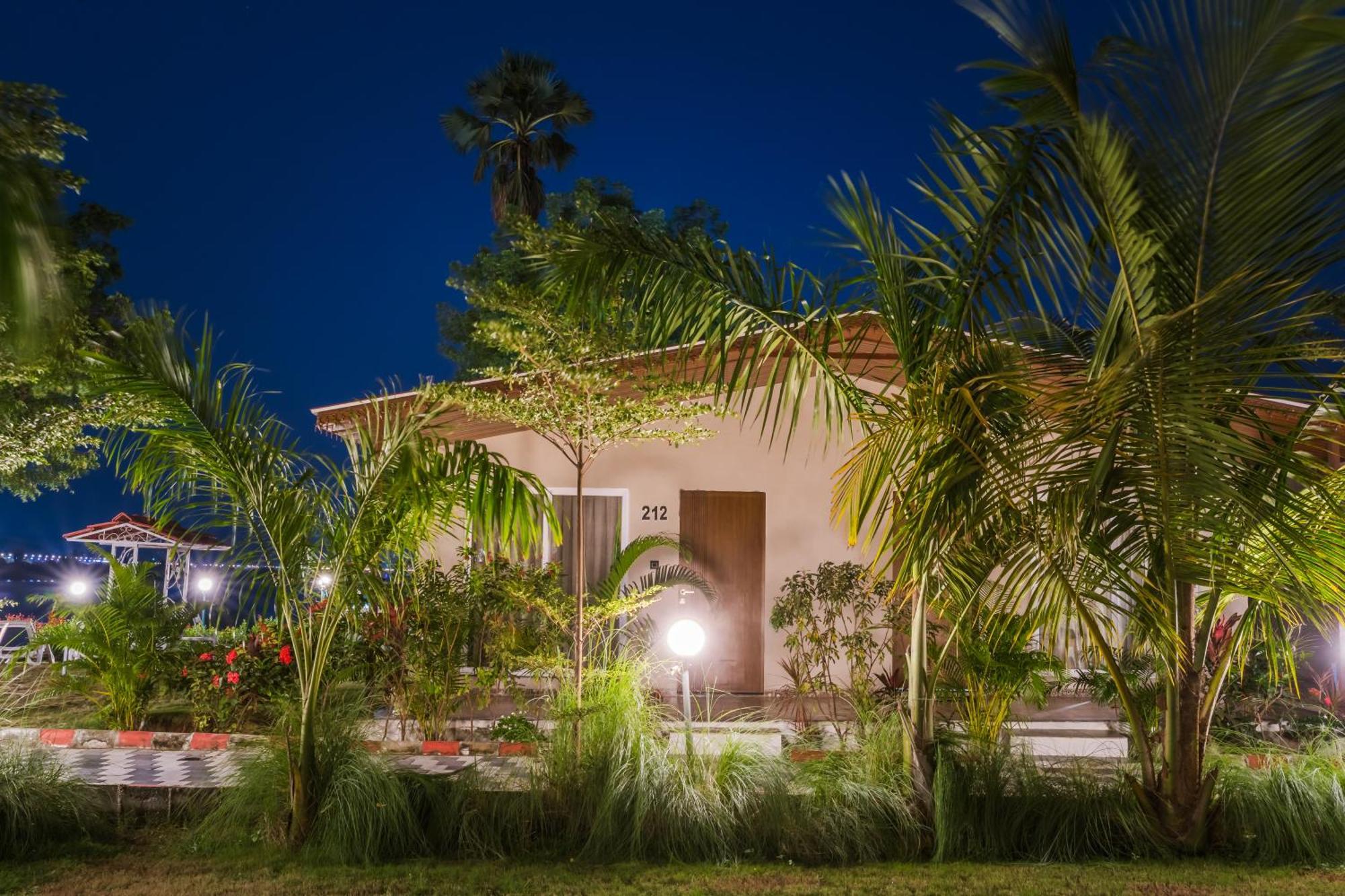 Riverview Tent Resort Kevadia Luaran gambar