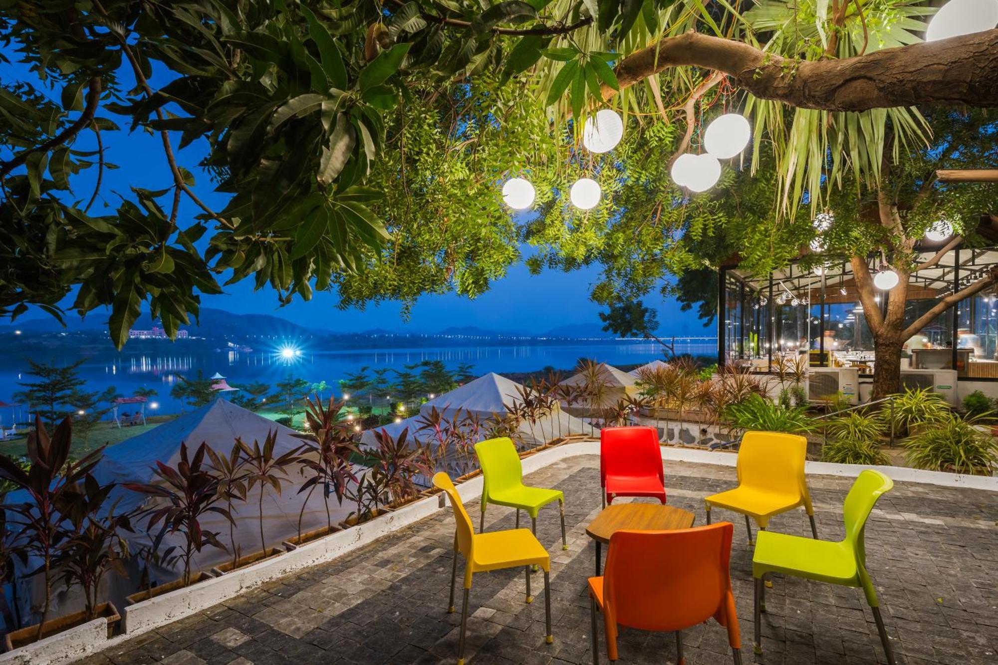 Riverview Tent Resort Kevadia Luaran gambar