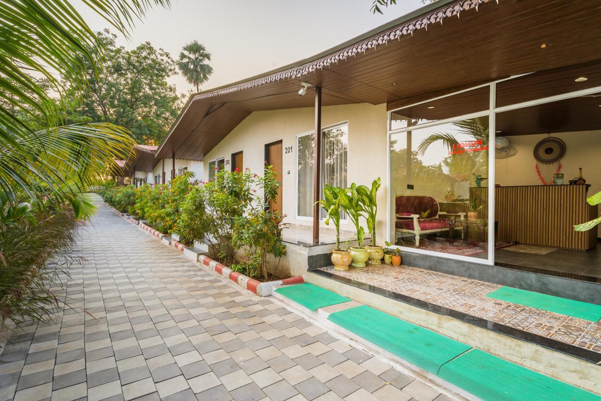 Riverview Tent Resort Kevadia Luaran gambar