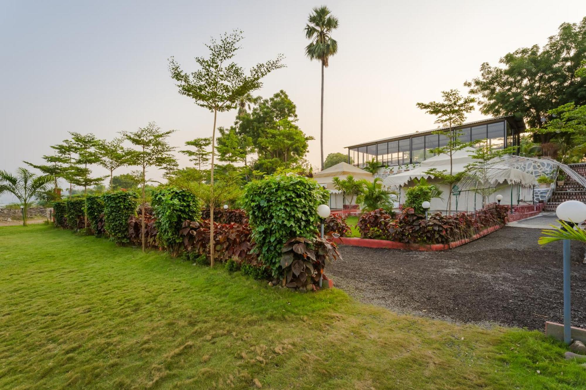 Riverview Tent Resort Kevadia Luaran gambar