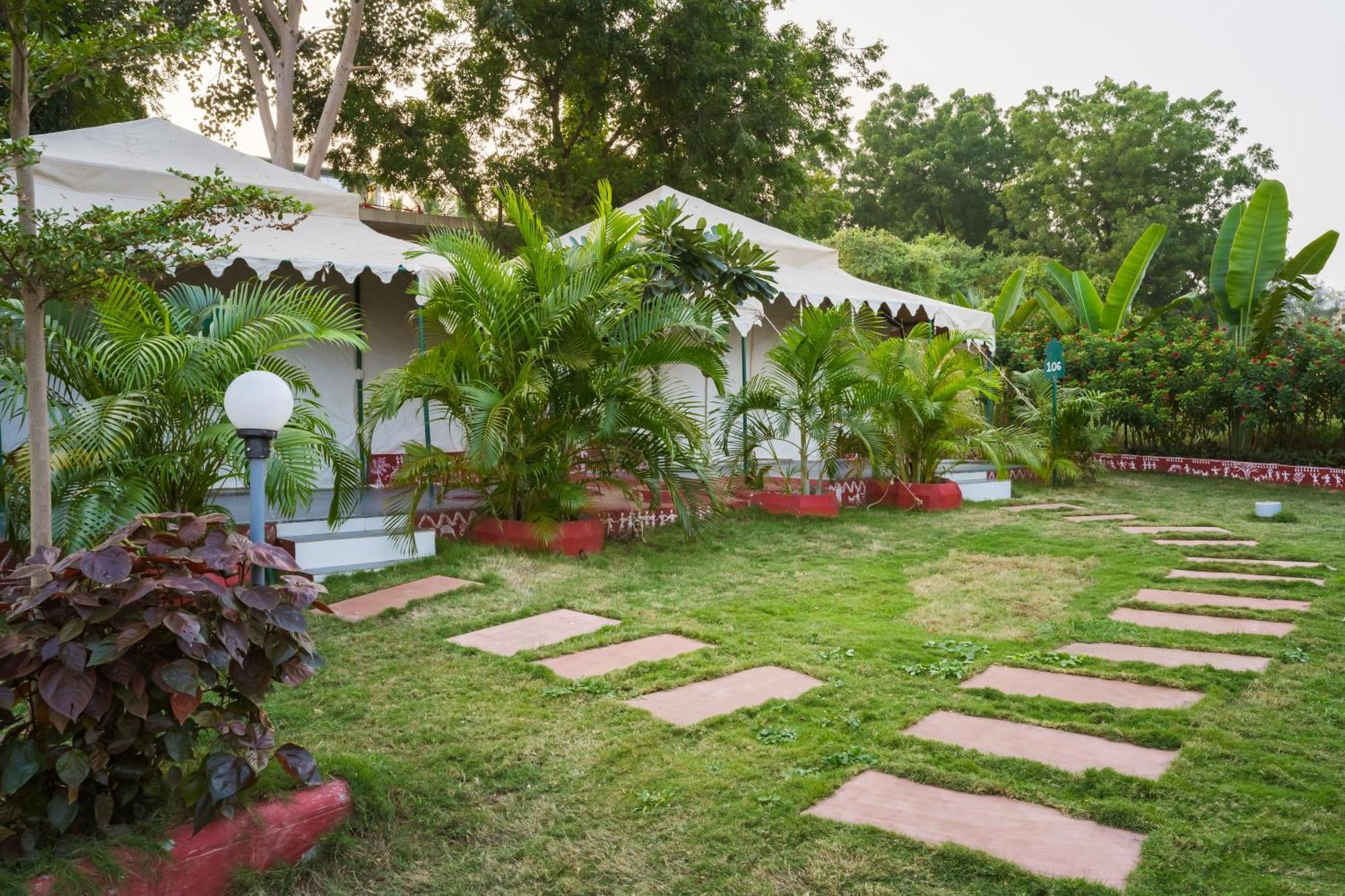 Riverview Tent Resort Kevadia Luaran gambar